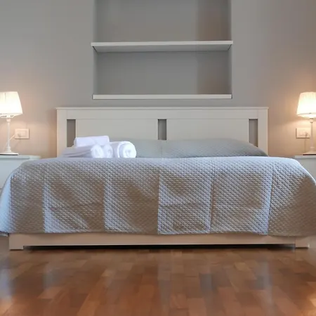 261 - Intero Nel Centro Di *