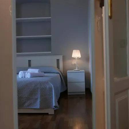 261 - Intero Nel Centro Di Bari